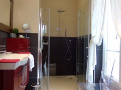 chambre de Monsieur salle de bains - la douche