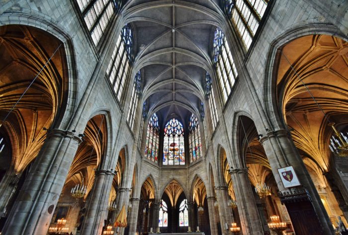 intérieur d'une cathédrale